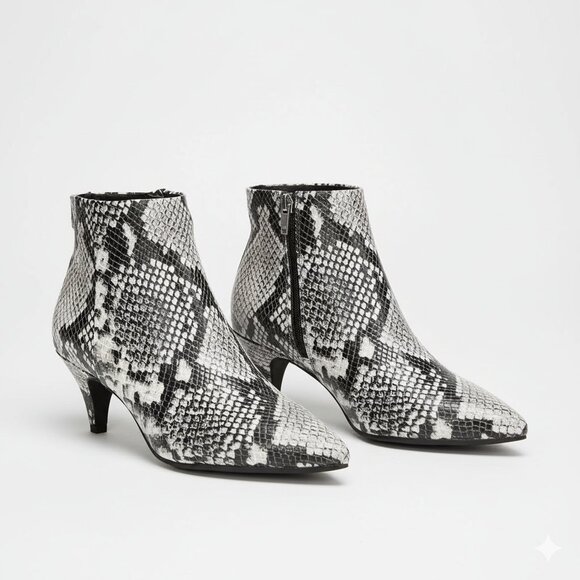 Circus by Sam Edelman Kirby Booties Snake Print Size 6.5 NIB - Picture 2 of 4
